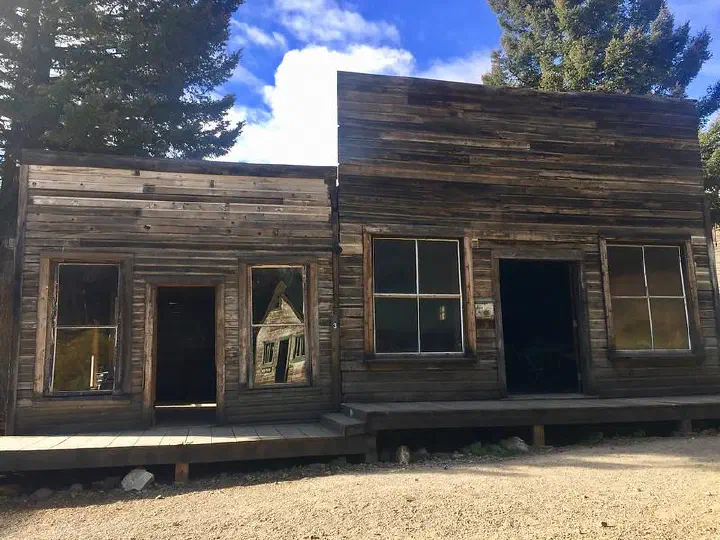 Facade of two buildings remaining in Garnet Ghost Town.